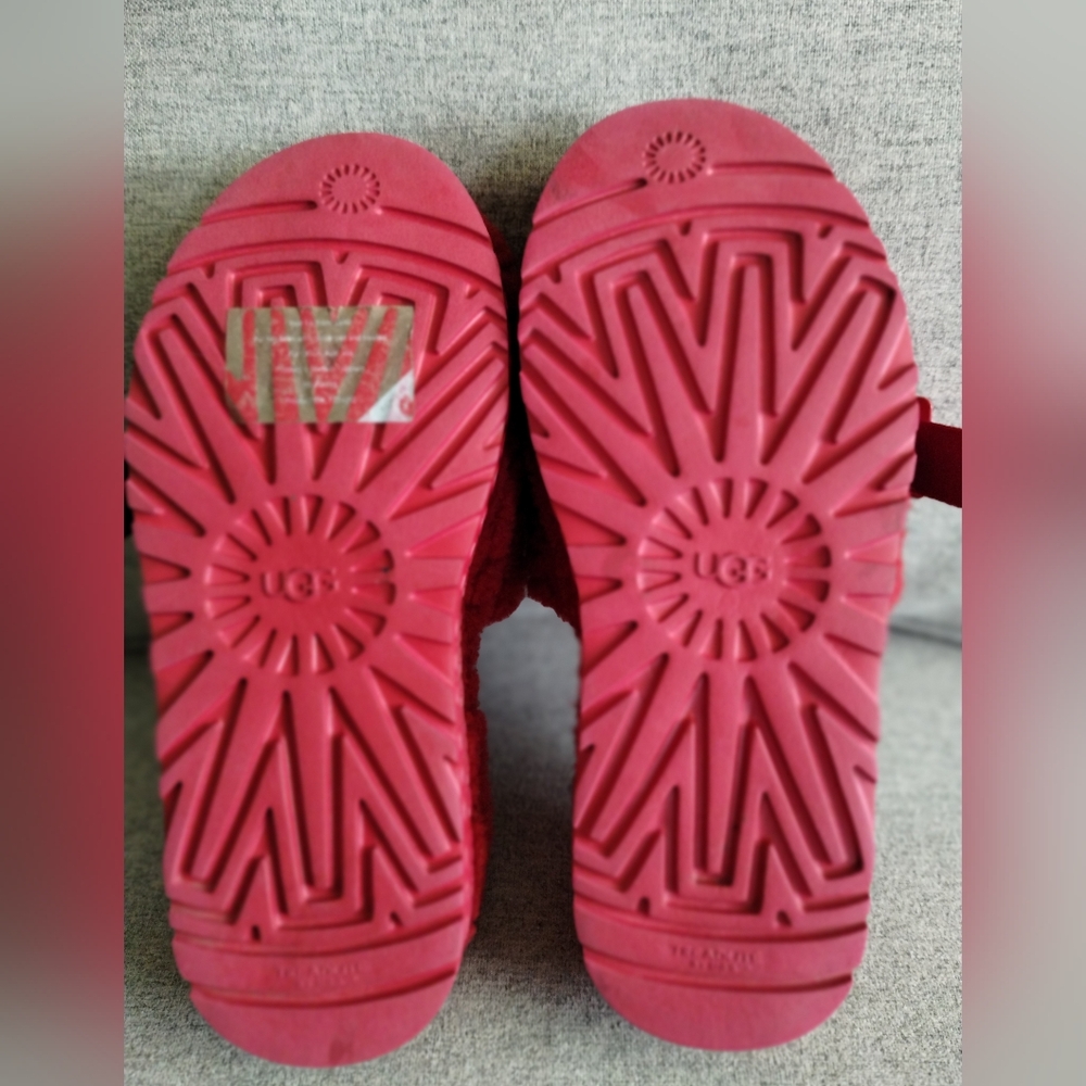 UGG Women's Red Fluffy Slide Slippers - Picture 5 of 5